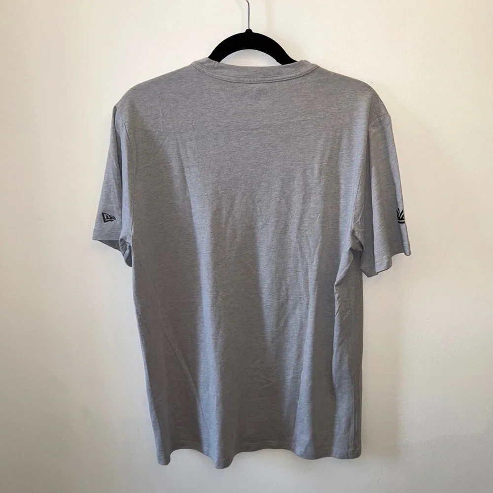 New Era Tee in like new condition - Picture 6 of 6